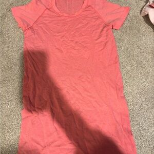lululemon athletica Coral Short Sleeve Tee